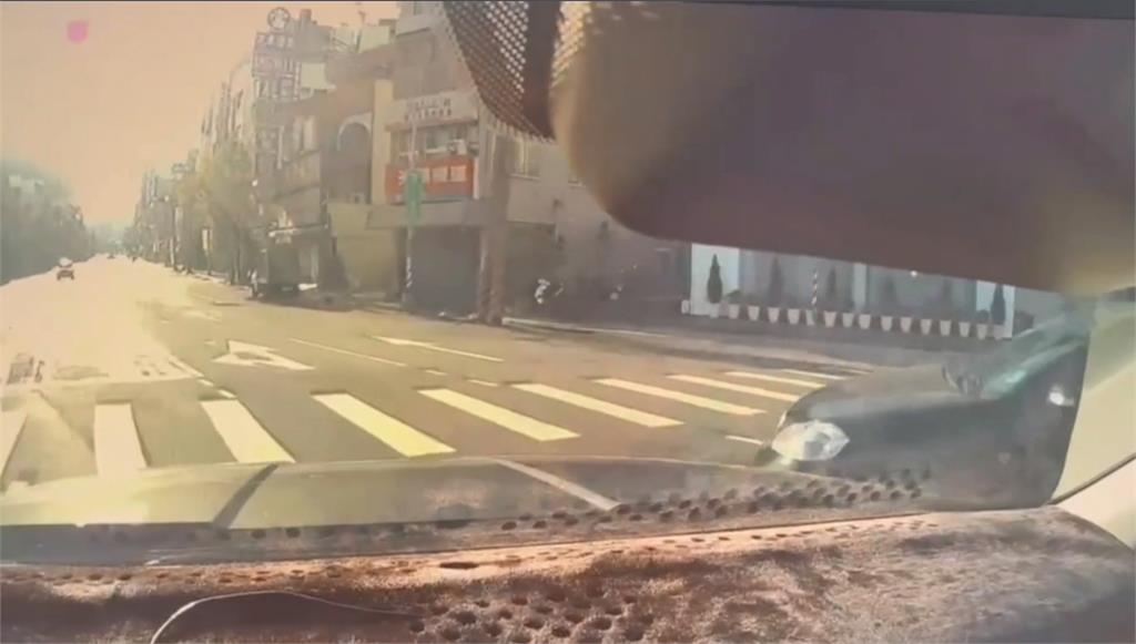 兩輛車同時轉彎釀擦撞 酒駕心虛落跑被逮捕