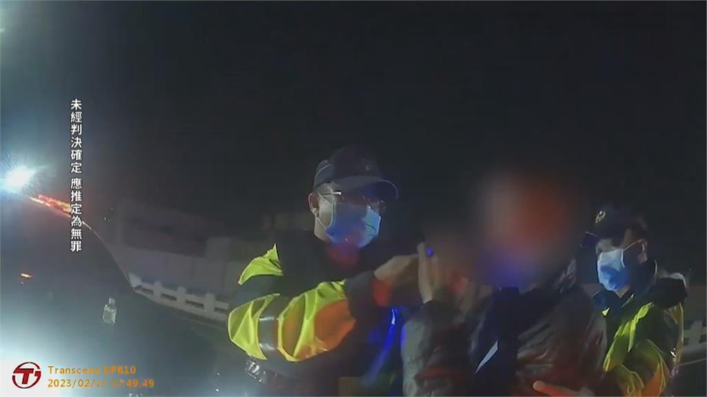 以為女警好欺負?酒駕拒測棄車落跑 氣喘噓噓...敗給金牌柔道女警