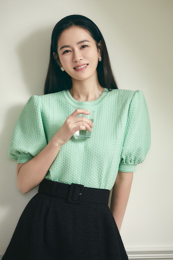美翻天!孫藝真新造型變身優雅名媛 露招牌甜笑「新嫁娘」喜悅藏不住