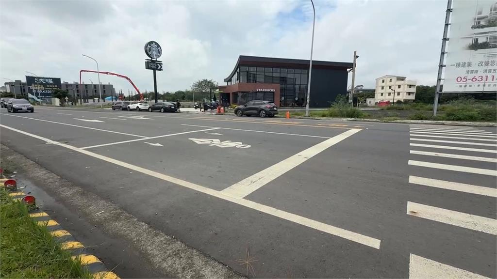 想喝咖啡開過頭? 雲林驚見車輛快車道上「倒車強行迴轉」