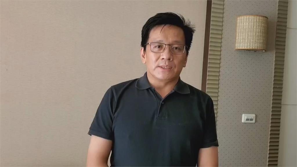 挨批接種站做選民服務 黃肇輝:現場人多才幫忙