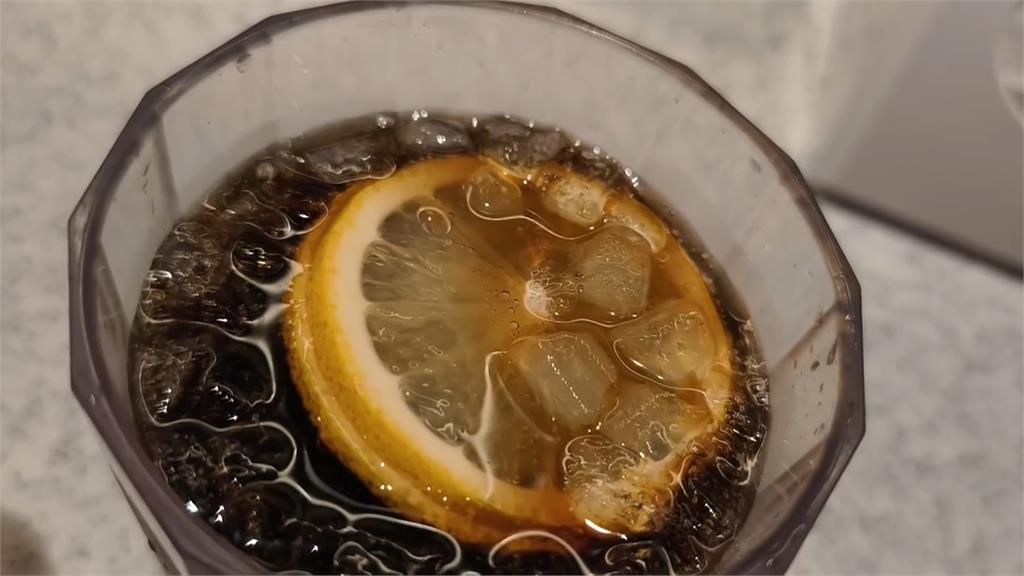 爭鮮迴轉壽司+1騙很大? 飲料「送+1」送的是檸檬片+1