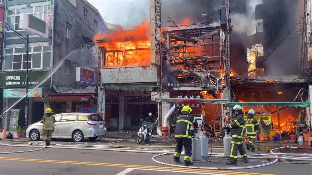 草屯鬧區早餐店惡火延燒4店面　居民睡一半驚醒「穿內褲逃生」