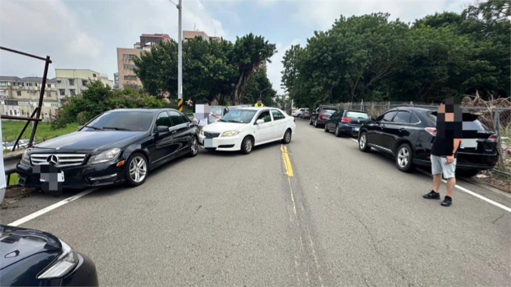 彰化「學長撞學弟」兩車倒地「街上互罵」 兩人皆違規挨罰