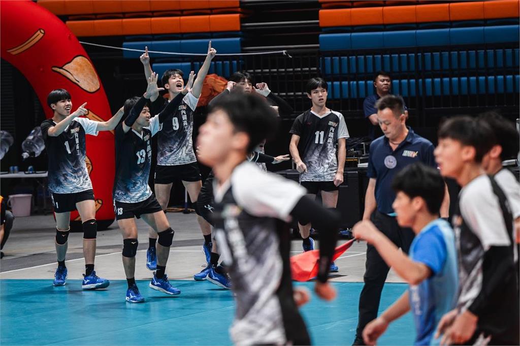 HVL(影)/高中排球聯賽男女冠軍出爐 豐原高商稱王、東山高中封后