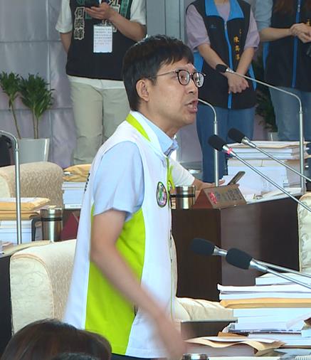 盧秀燕二度鞠躬道歉喊「主動送驗」 綠拋飛報告書要求轟欺騙