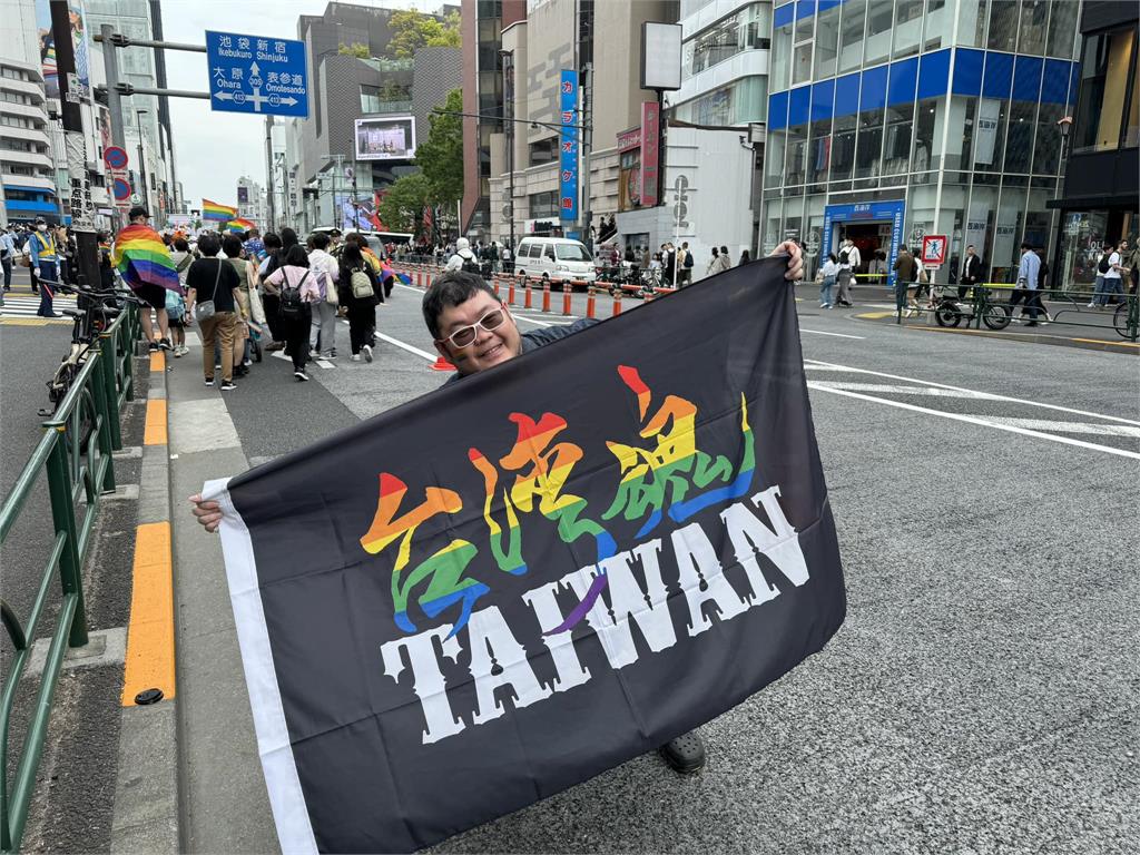 四叉貓深夜爆「某台主持人」醉後超愛演!磨蹭女網秒懂刷「超玄姓氏」