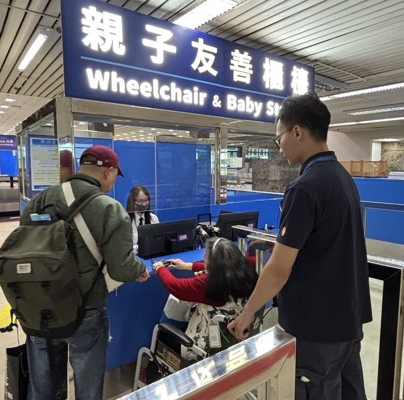 快新聞／出國竟有「10秒通關大招」！全台4機場、1海港都適用　移民署全說了