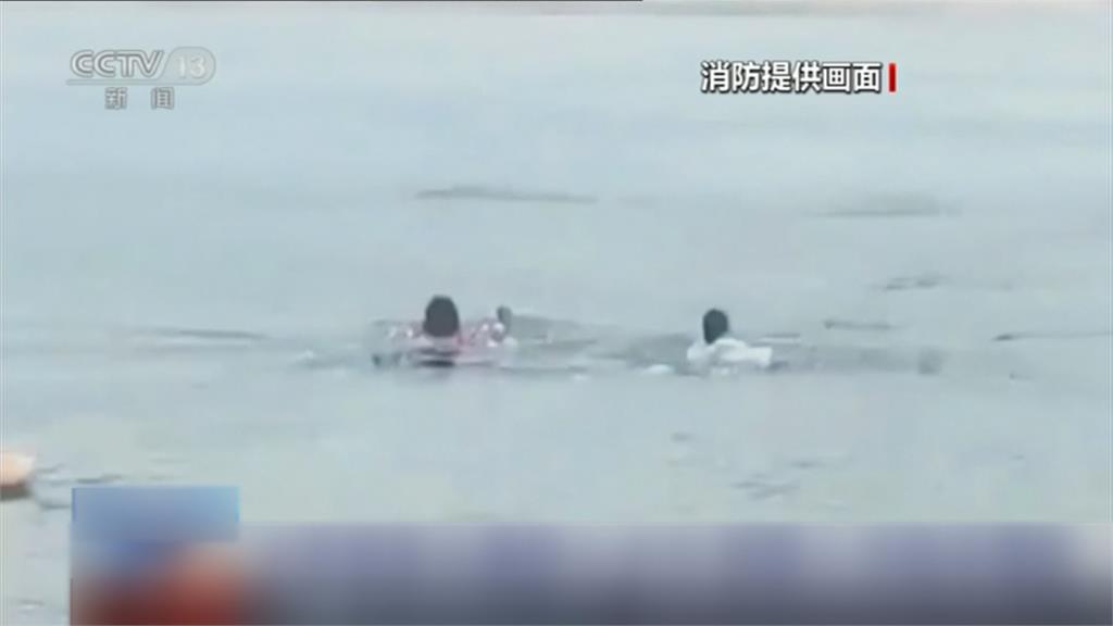 中國青海省傳落水意外　消防人員破冰救2孩童