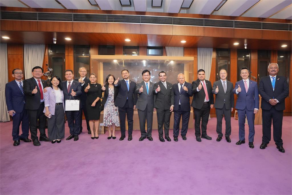 快新聞/陪同瓜地馬拉議長晉見賴總統 林佳龍期許:官民合作實現台瓜共榮
