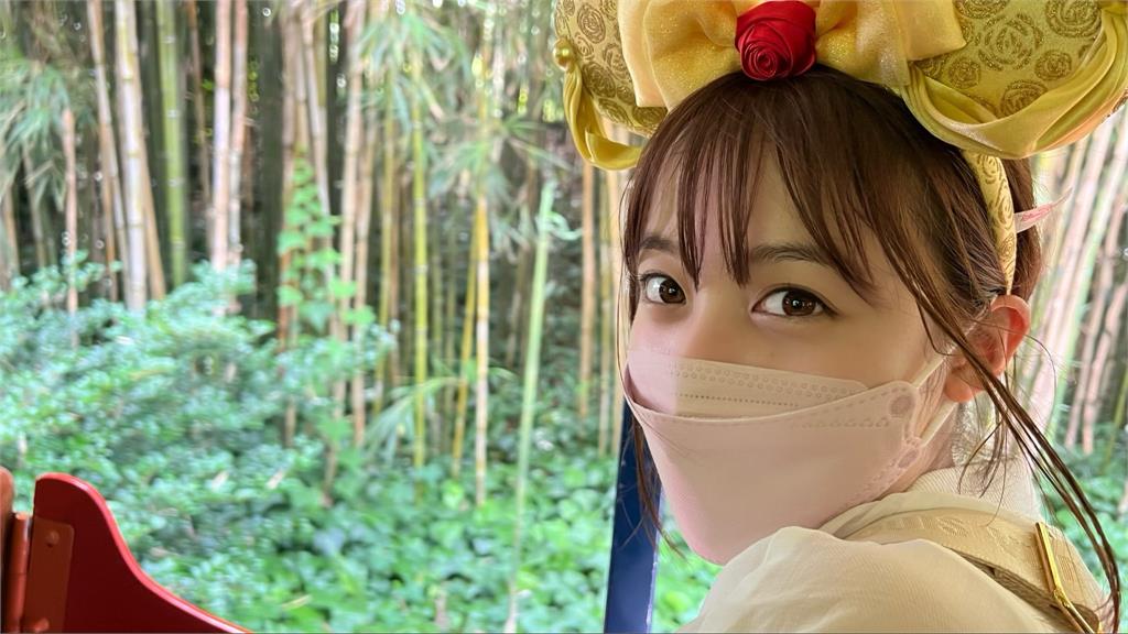 日本2女神同遊迪士尼！站「城堡」前合影照片曝　網瘋傳：真實公主！　