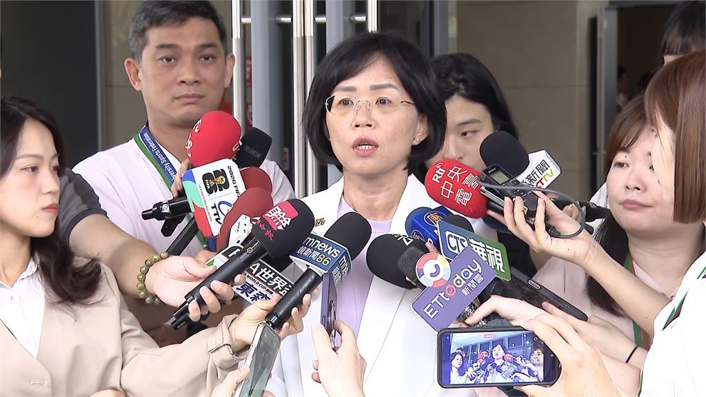 李四川喊藍白合造勢　白營小雞卡位失敗被冷落