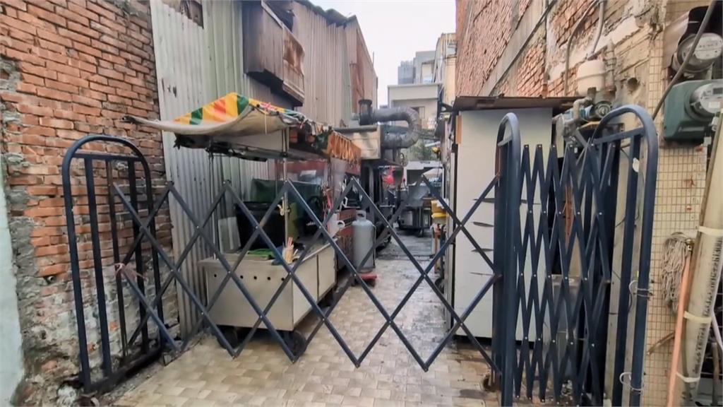 高雄六合夜市驚魂！新攤車開1月突竄火　瓦斯桶旁險爆炸住戶驚嚇