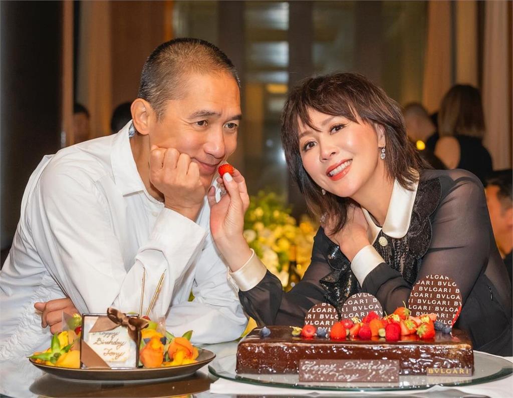 梁朝偉62歲了!生日宴星度超高「劉嘉玲親餵」甜蜜畫面曝光