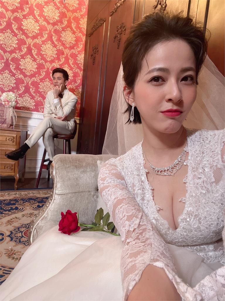 蘇晏霈15度為戲披婚紗!大露美胸:「美的事物,要跟大家分享!」