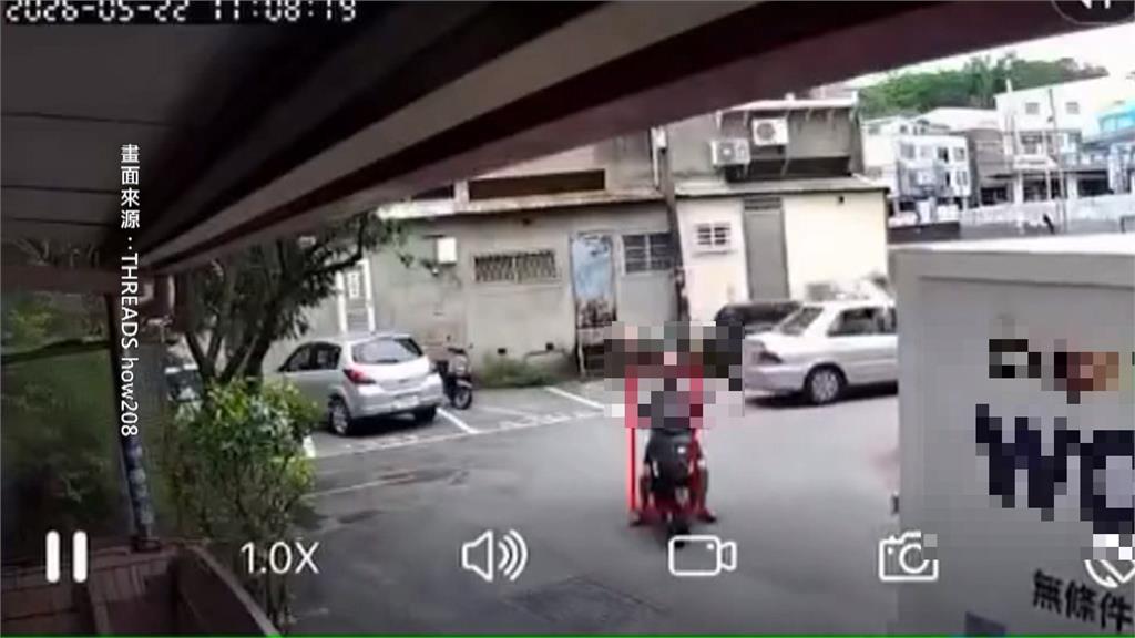 無妄之災! 苗栗物流車「禮讓來車」 「追殺式倒車」78歲騎士遭殃