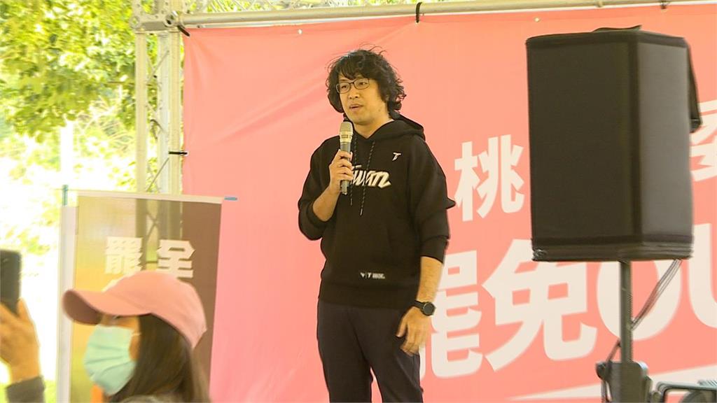 沈伯洋德國會外自拍秒遭「簡體字洗版」！周軒曬驚人鐵證：某國真的相當忌憚