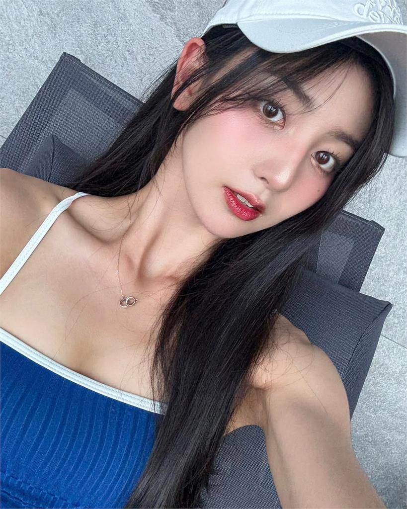 髮香來尬聊(圖影)／「九頭身女神」睦那京來了！大秀中文向粉絲們拜年