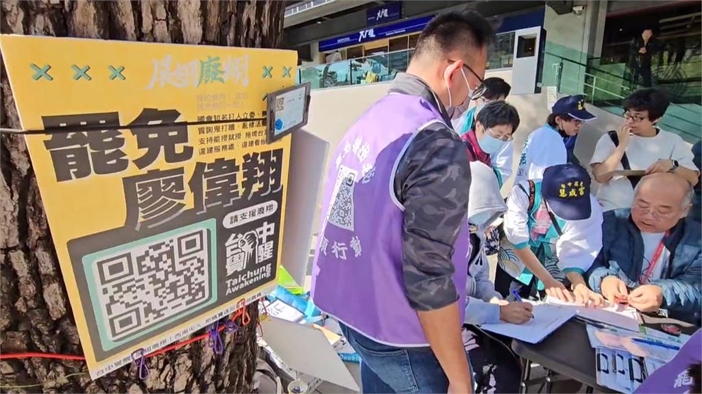 展翅廢翔「慧成宮」面紙索取踴躍 藍白合?廖偉翔辦宣講找「她」來