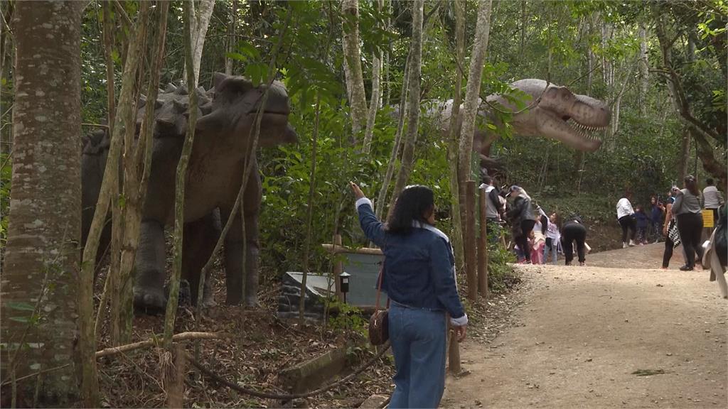 全球最大！巴西「恐龍主題樂園」　斥巨資依實際尺寸打造４０隻恐龍