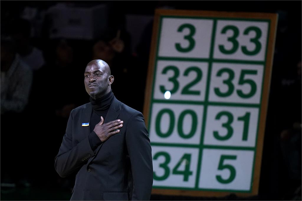 NBA/塞爾提克「GAP巨頭」破冰再合體!賈奈特、艾倫相擁大和解
