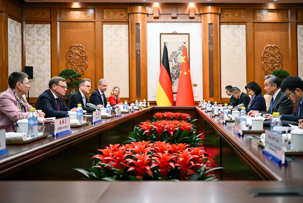 快新聞/問A答B?德國外長訪中盼鬆綁稀土 王𣫖猛提「抵制台獨」