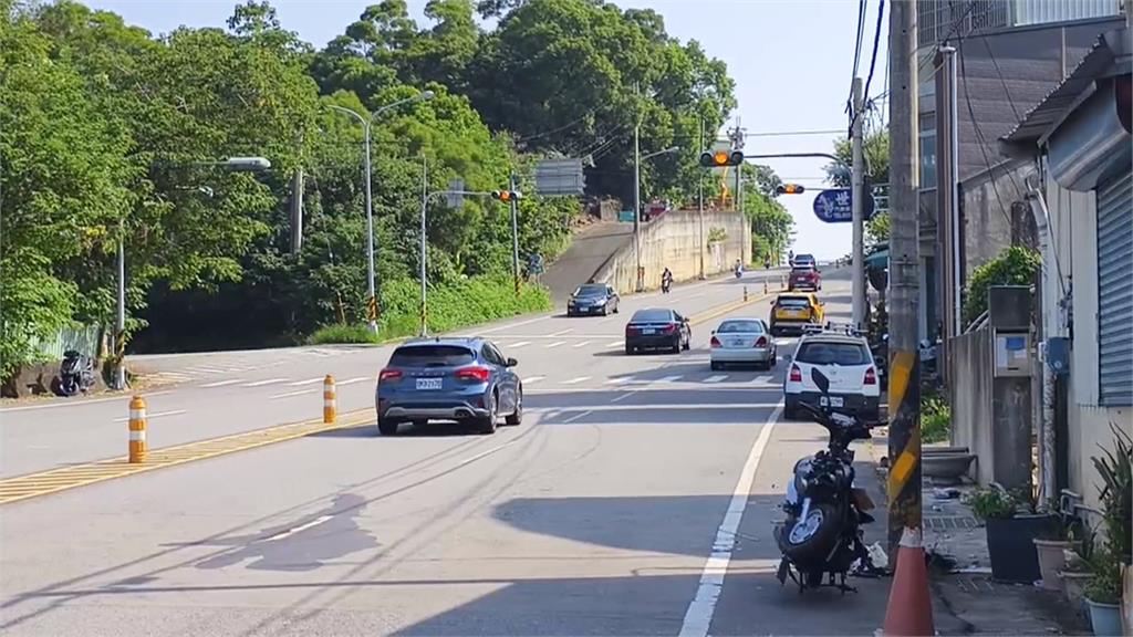 台13線駕駛路口撞2車　郵務士重傷男大生命危