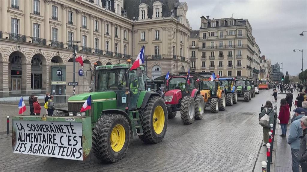 法國農民示威不斷！　搬水錶擋路　垃圾到政府大樓前