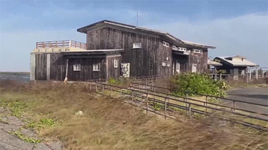 蚊子館！　台西海口生活館空置4年　　步道破損鏽跡斑斑雜草近人高