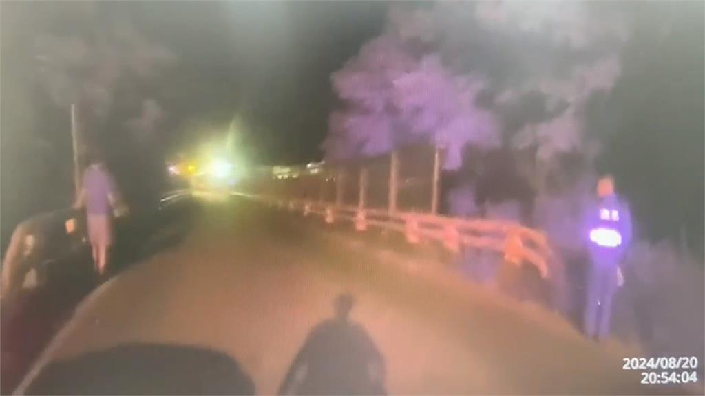 怕爆! 醉男躺國道頭份路段 路過車輛只差幾公分輾過頭