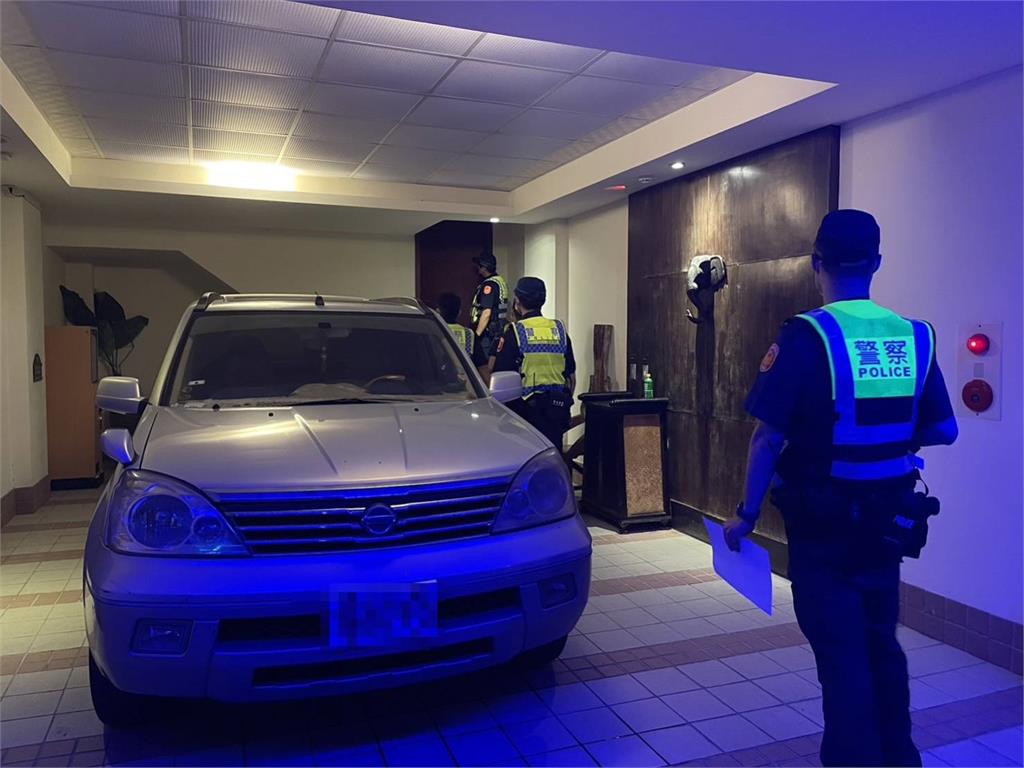 快新聞/桃警臨檢掃蕩 汽旅查贓車逮一屋毒蟲、通緝犯謊報身分遭識破