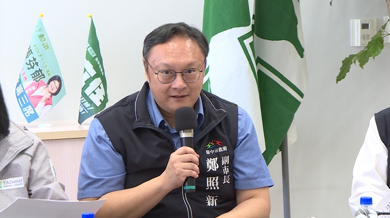 中市府官員民進黨團報告 綠議員拍桌嗆環保局長下台