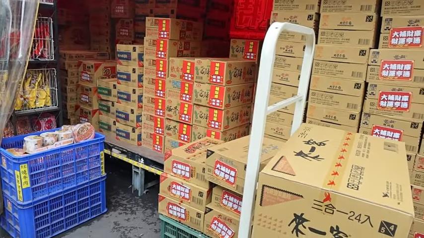免錢!南投土地公廟泡麵免費吃到飽 韓妞喊:可以吃兩碗嗎