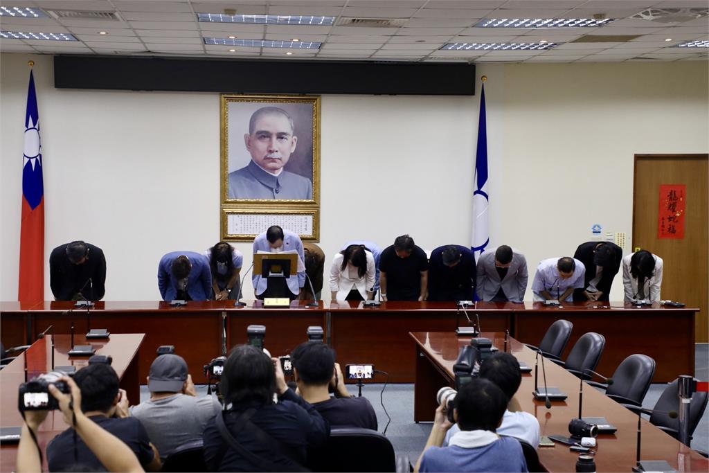 快新聞/31藍委全守住 朱立倫宣布交棒:懇請盧秀燕接國民黨主席