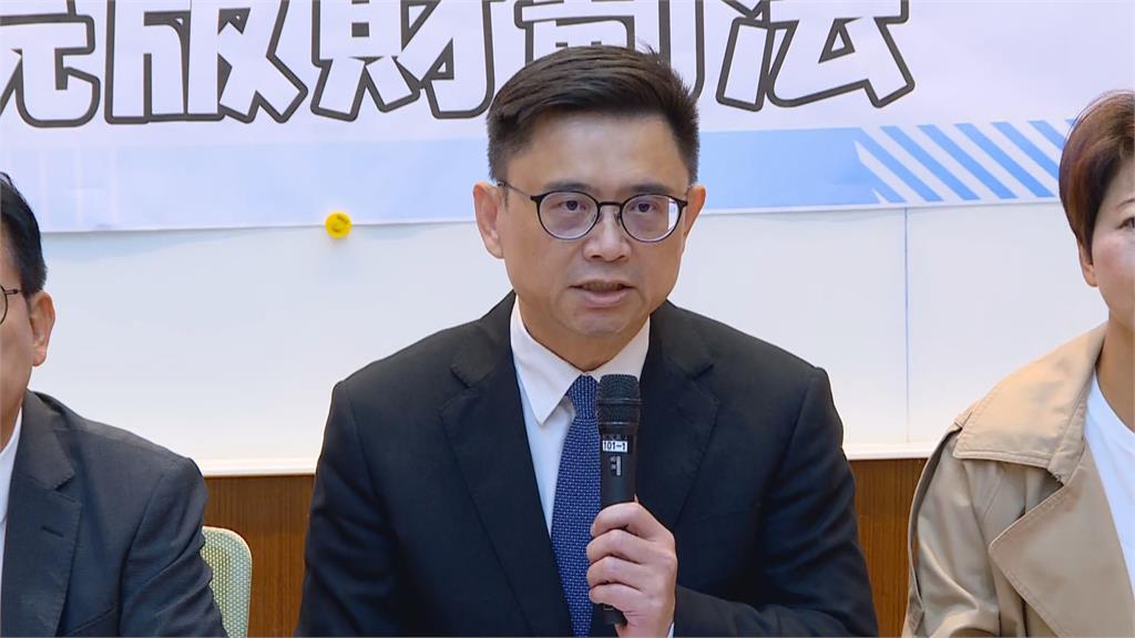 快新聞/抗議藍白封殺院版《財劃法》!南高屏綠委三問謝龍介、柯志恩、蘇清泉