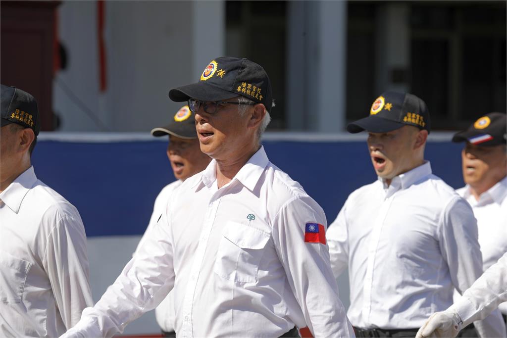 快新聞/校友斷臂仍投身閱兵行列 黃埔熱誠跨世代傳承