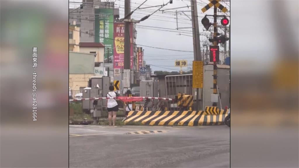 愛犬跳車衝平交道！　高雄女闖鐵軌抓狗「列車急煞」