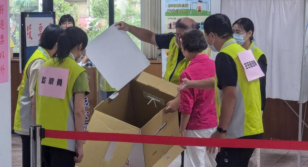 快新聞/備戰罷免投票選務工作 基隆選委會今舉辦「投開票程序模擬演練」