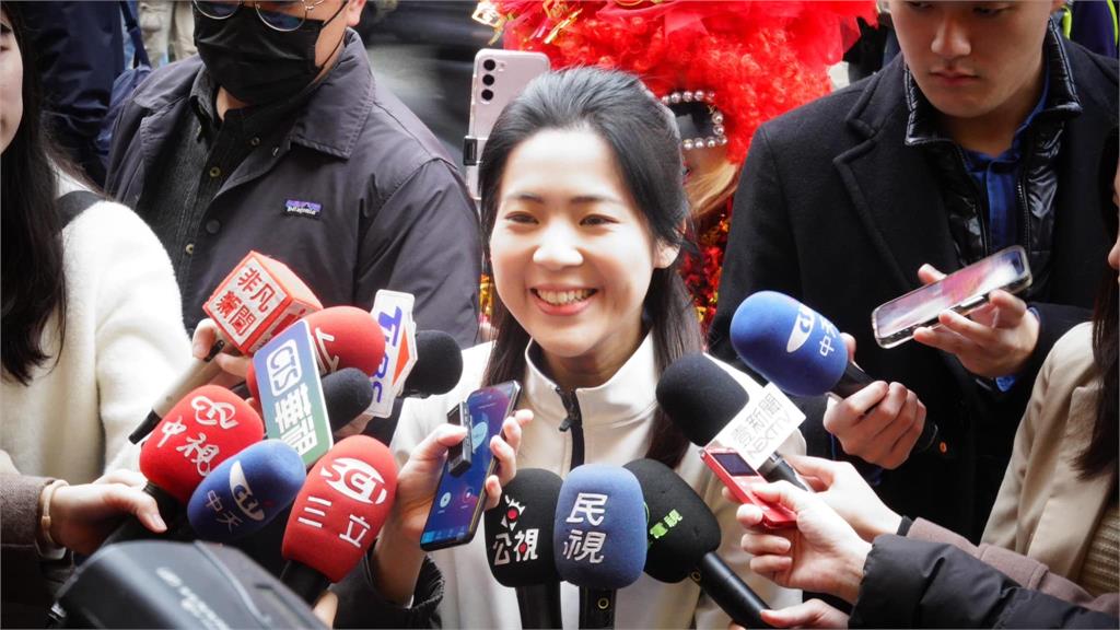 徐巧芯健身視角遭「鏡面全反射」比1手勢! 網驚「體力也太強」本人竟全說了