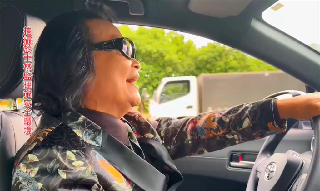 高齡換照「下修至70歲」 雙金歌王沈文程擔任代言人