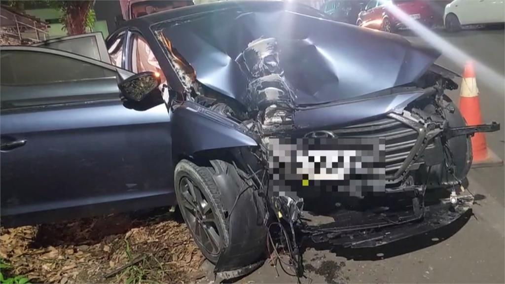 高雄轎車自撞分隔島死亡車禍 33歲爸身亡 車上3童擦挫傷「最小僅3歲」