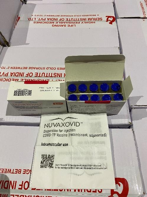 快新聞／50.4萬劑Novavax疫苗抵台！　運送至冷儲物流中心取樣檢驗封緘