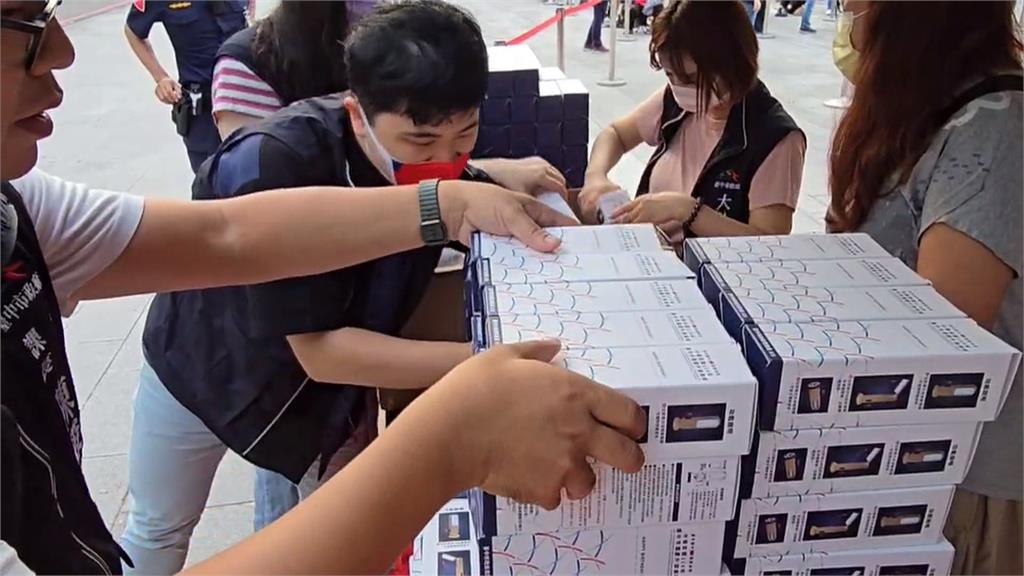 台中國慶升旗小物「中國製」 議員怒轟:到底幫誰慶生