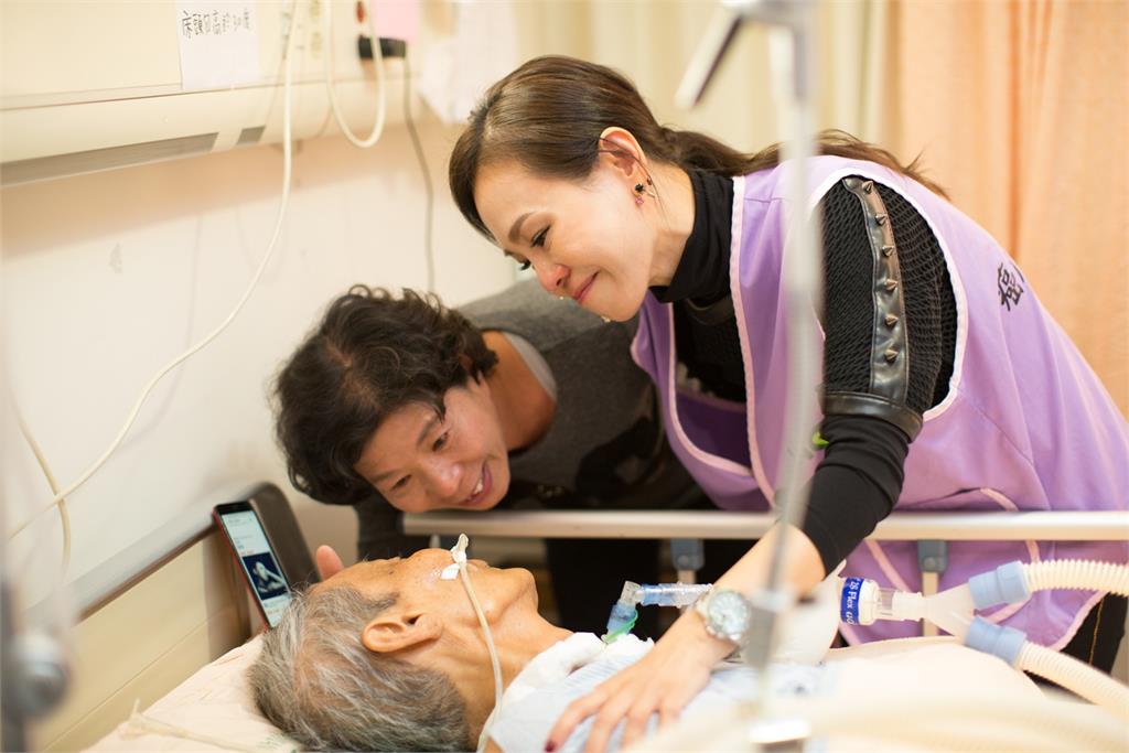 癌症希望基金會榮獲第35屆醫療奉獻獎「團體貢獻獎」