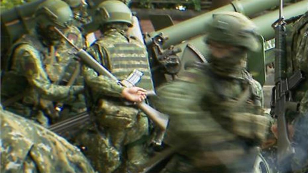 不爽跨年留營「長官卻放假」!2天兵「上傳1關鍵畫面」抱怨 網搖頭:根本找死