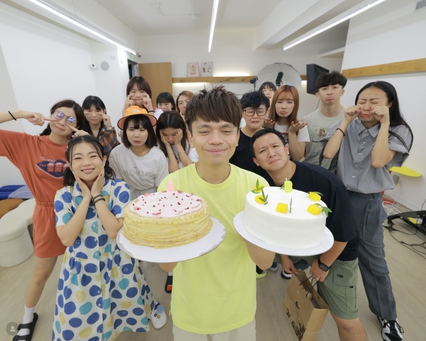 蔡阿嘎拍片16年收「第1顆精品包」!淚PO文諷蘿拉:買超多但我不知道