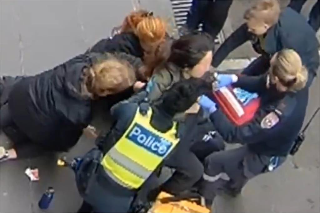 台籍女澳洲遭陌生白人砍傷!右胸中刀「肺被刺穿」瞬間倒地 凶嫌正面照曝光