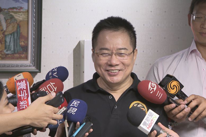 前藍委批趙少康、酸郝龍斌!稱黨魁「怎能生活在無塵室」:必鼻青臉腫