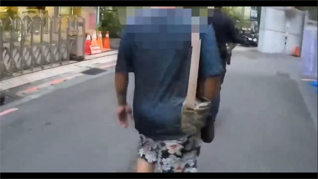 萬華梧州街夜市四打一！　外送員「這原因」被圍毆多處傷