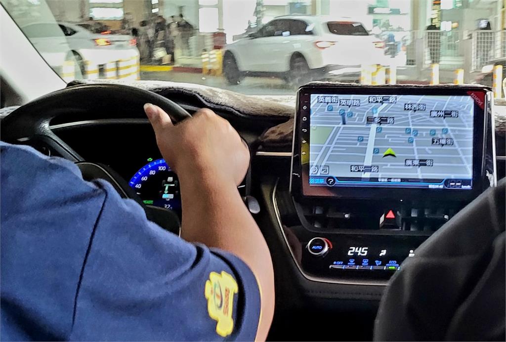 高雄搭計程車「被問1句」台大教授愣了:導航是裝飾?內行看地點秒懂